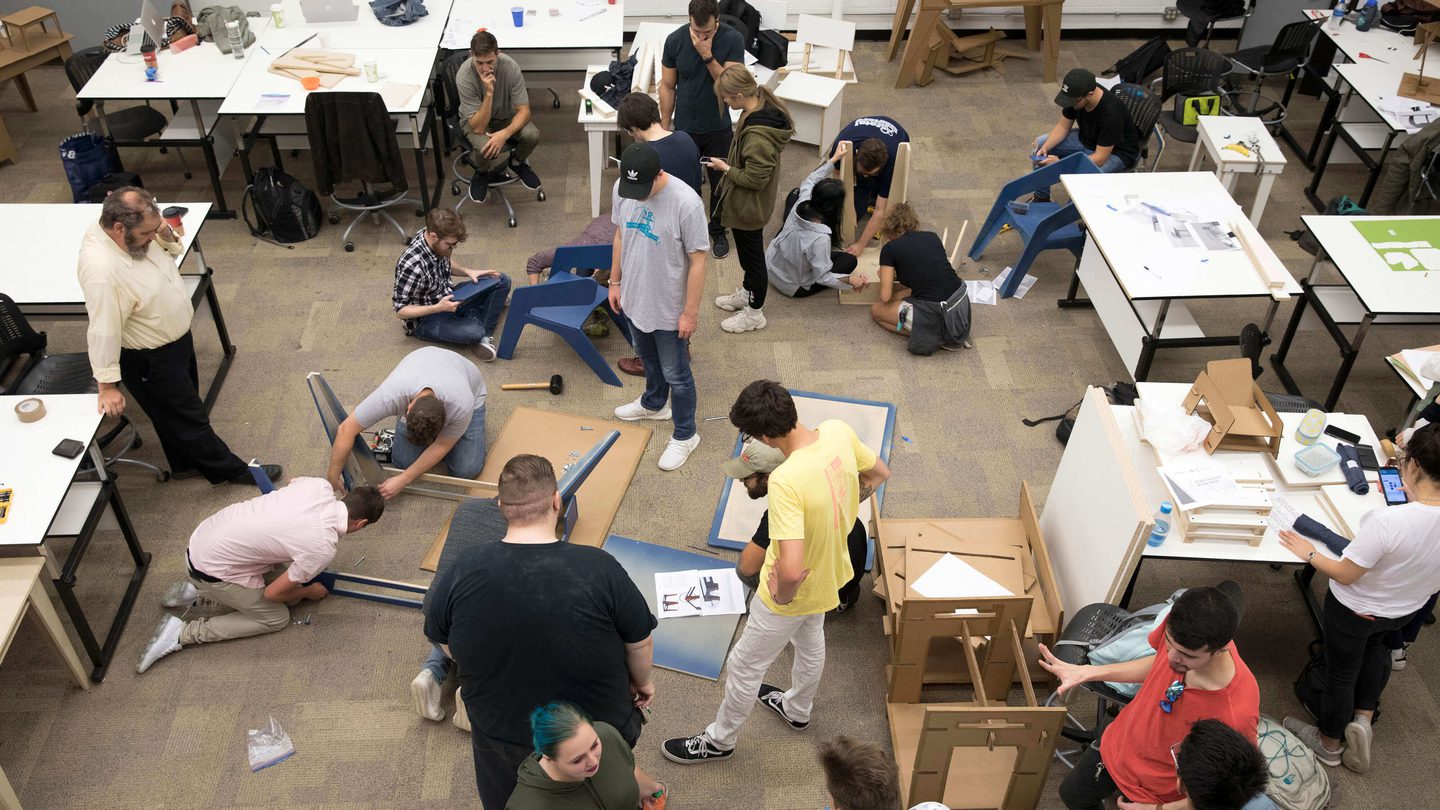 chair-building-class-section-featured-240124
