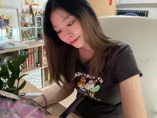 Yiffy Gu in Studio