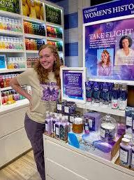 Taylor Scalzo (Graphic Design, 2020)